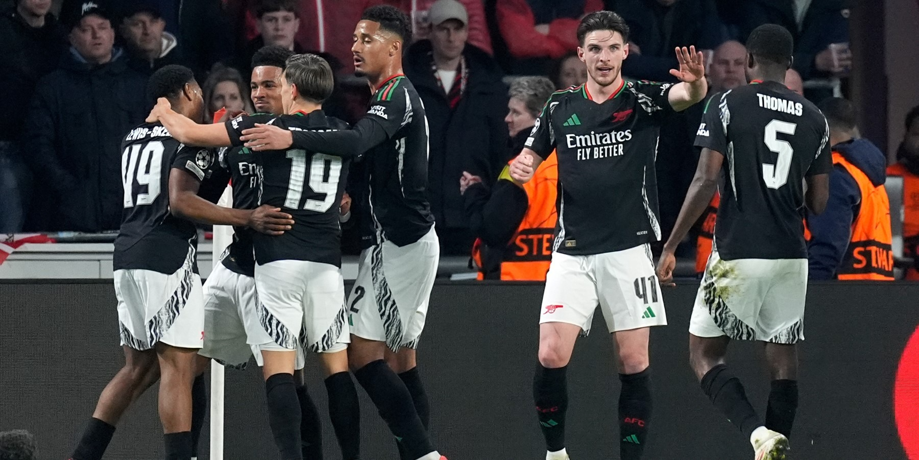 PSV vs Arsenal: গুনারদের অসাধারণ পারফরম্যান্স ও ম্যাচ বিশ্লেষণ